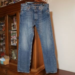Levis jeans